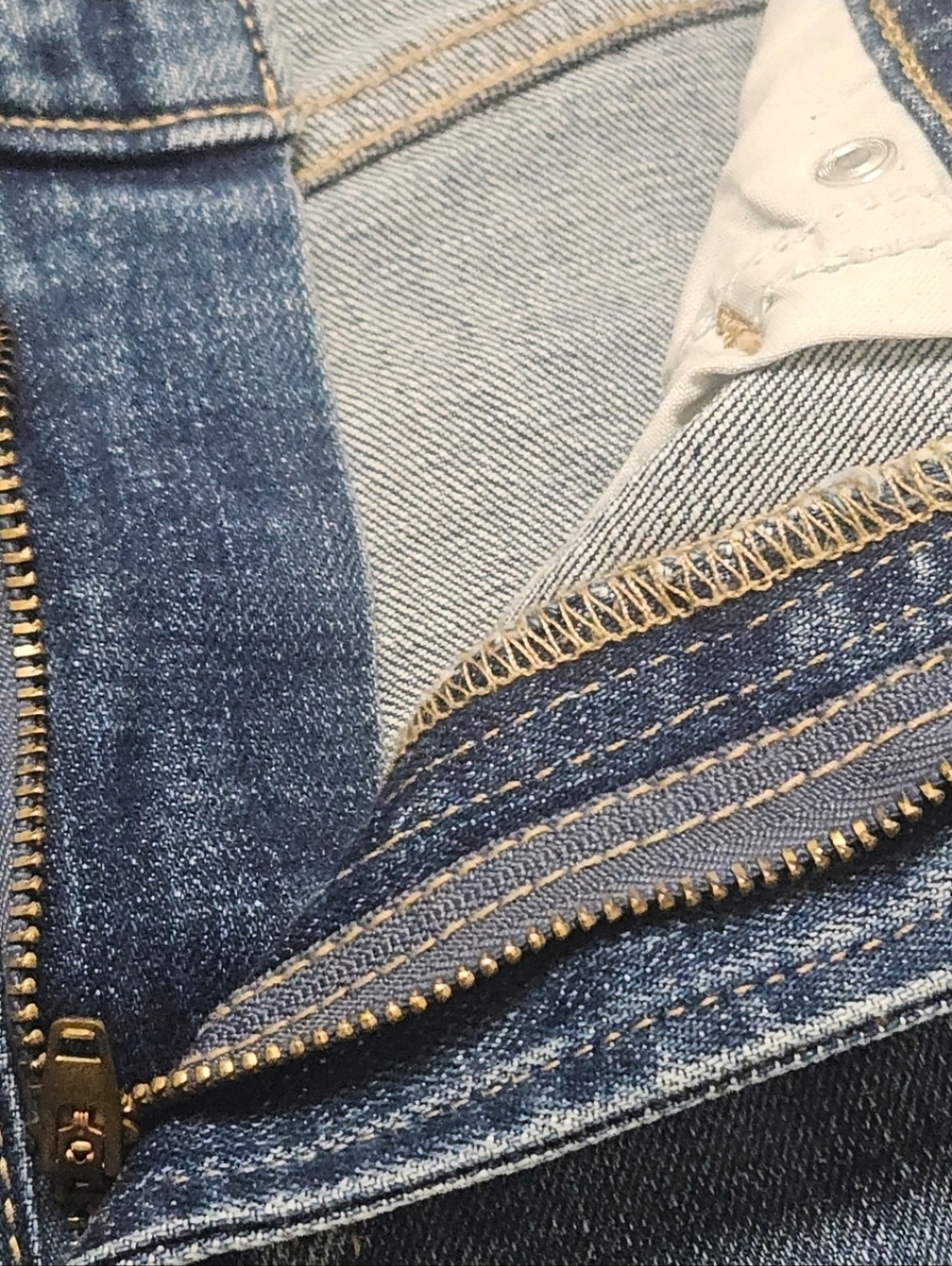 OLD NAVY HIGH-RISE BARREL LEG JEANS 8 - Picture 7 of 10
